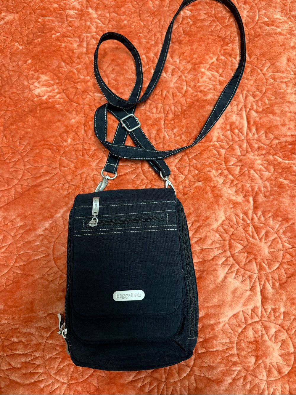 Baggallini Black Crossbody Messenger Bag with Silver Hardware
